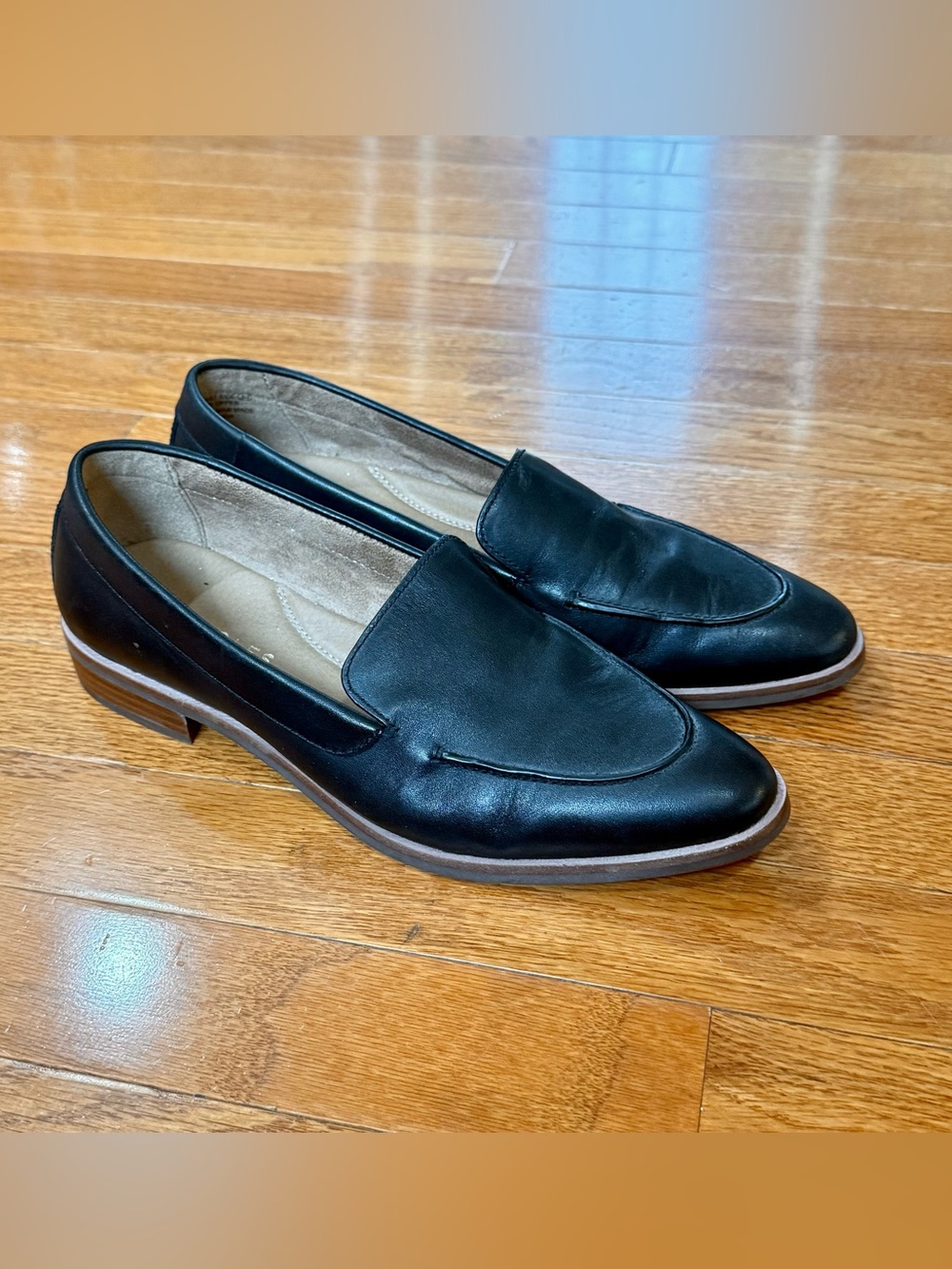 Aerosoles Women’s 8.5 East Side Leather Loafers Slip On Flats Almond Pointed Toe